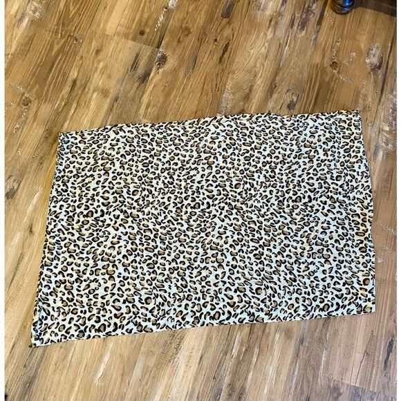 Leopard Print Infinity Scarf - Picture 4 of 6